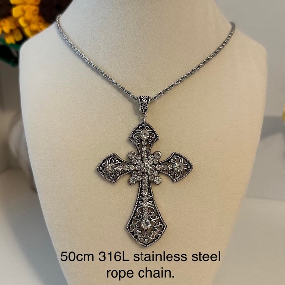 Victorian Goth Silver Statement Cross Necklace Big Large Crystals Brand New - Picture 11 of 16